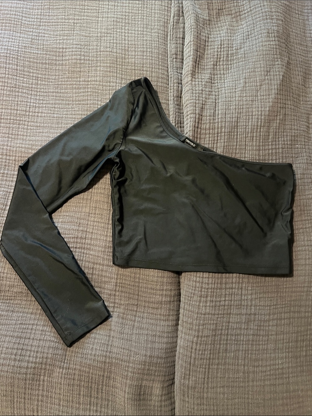 Forever 21 Black One-Shoulder Crop Top